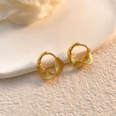 Twisted Braided Hoop Ohrringe Französisch Minimalist Mesh Textur 18K Vergoldet Kupfer Schmuck Für Damen Chic Accessoire
