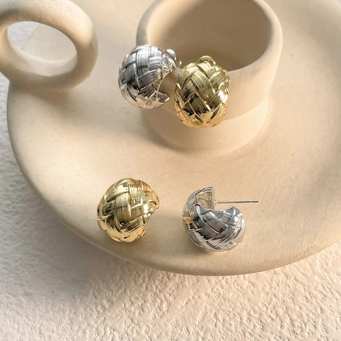 Vintage Woven Texture Stud Earrings For Women Retro Hollow C-Shaped Gold Plated Copper Ear Jewelry