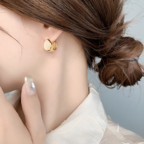 Pendientes De Aro Elegantes Gota De Agua Para Mujer De Cobre Chapado En Oro 18K Con Piedra De Ojo De Gato Niche Design