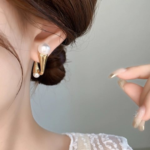 Pendientes De Botón Con Perla Artificial Doble Delantera Trasera Con Poste De Plata Cobre Chapado En Oro Forma J Para Mujer Estilo Minimalista