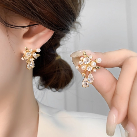 Pendientes De Botón Con Flores Racimo Cobre Con Circonita Y Perla Artificial De Imitación Joyas Elegantes Para Mujeres