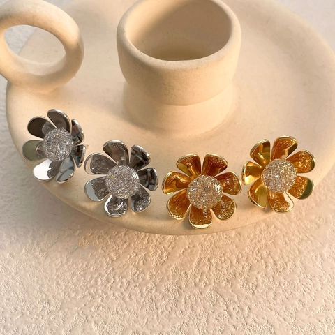 Elegant 3D Flower Stud Earrings With Zircon And 925 Sterling Silver Earring Post Korean Style Copper Jewelry For Women