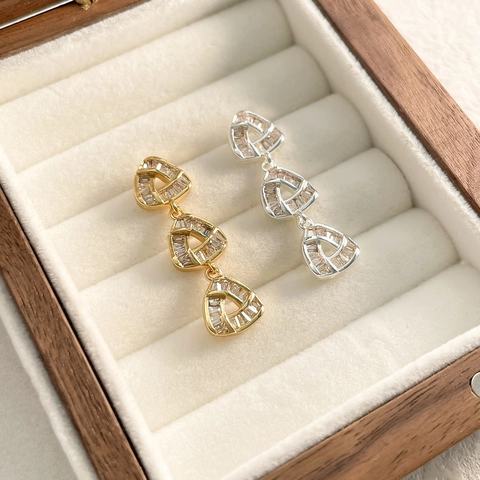 Geometrische Driehoek Hangende Oorbellen Koper 18K Verguld Baguette Zirconia Luxe Minimalistisch Voor Vrouwen
