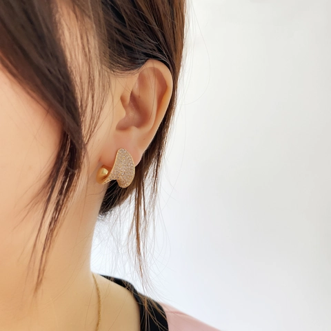 Irreguläre Geschwungene Ohrstecker Mit 925 Sterling Silberohrstift Messing Zirkon Eingelegt Elegante Leichte Luxus Schmuck