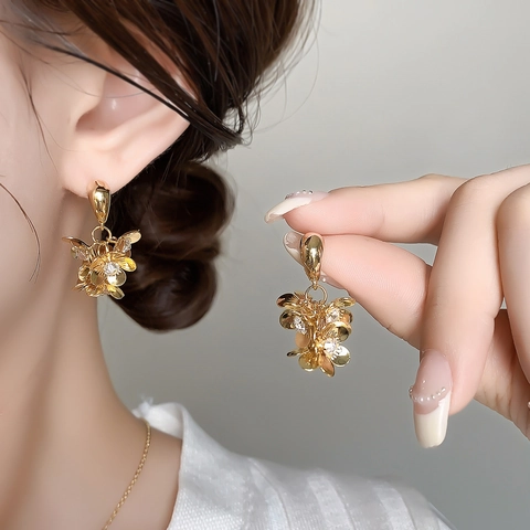 Elegant 3D Flower Cluster Drop Earrings For Women Copper With Zircon And Silver Earring Post French Vintage Style