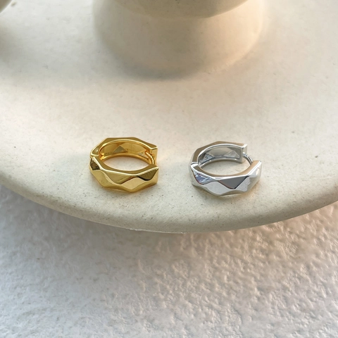 Minimalistische Geometrische Gefacetteerde Huggie Oorbellen Koper 18K Verguld Moderne Kleine Creolen Sieraden Dames