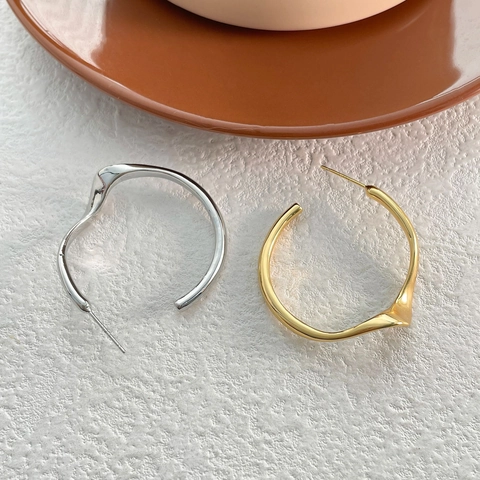 Onregelmatige Creolen 18K Echt Verguld Koper Gegolfd C-vormig Minimalistische Geometrische Sieraden Voor Vrouwen Trendy