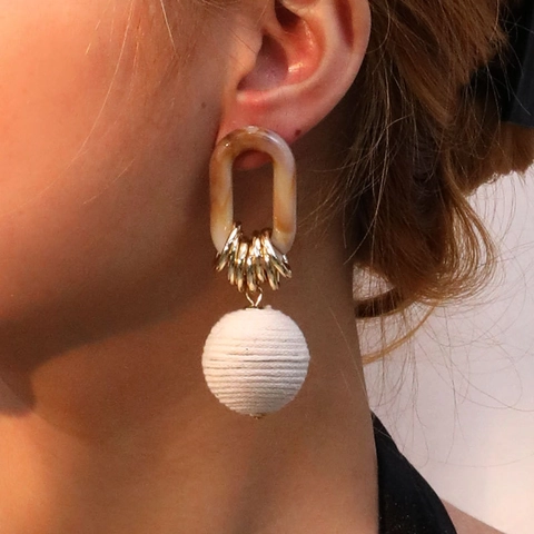 Orecchini Pendenti Boho Con Anello In Resina Ambra Anelli In Metallo Dorato E Sfera In Filo Vite In Acciaio Inossidabile