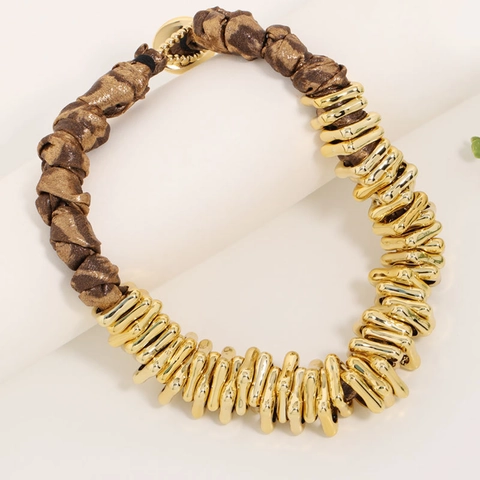 Boheemse Opvallende Goudkleurige Metalen Ring Luipaardprint Stof Statement Choker Ketting Voor Dames