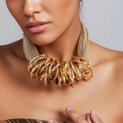Chunky Statement Necklace Alloy Polyester Mesh Wrapped Gold Rings Bold Exaggerated Heavy Metal Accessory For Women