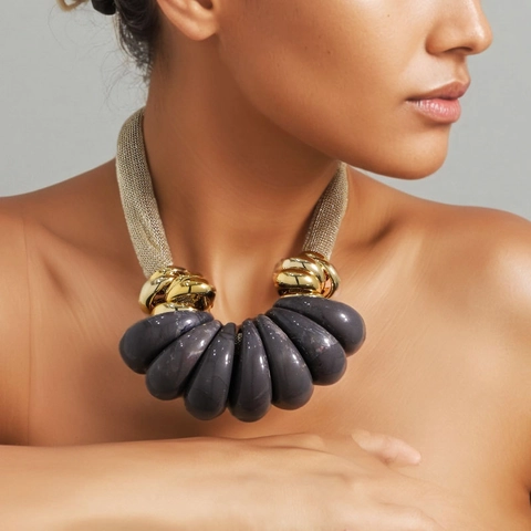 Bohemian Statement Necklace For Women Gold Mesh Chain With Large Teardrop Acrylic Resin Pendants Vintage Chunky Collar Jewelry