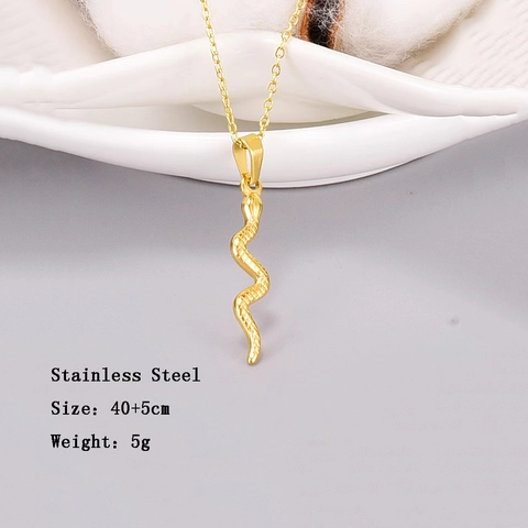 Collana Con Ciondolo A Serpente Vintage Acciaio Inossidabile Texture Scaglie Rilievo 3D Gioielli Per Donne