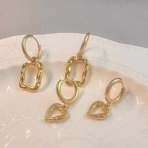 French Vintage Stainless Steel Hoop Earrings Hammered Texture Hollow Heart Geometric Artistic Frame For Women