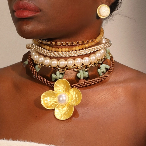 Conjunto De Collar Y Pendientes Bohemios Capas Múltiples Aleación Flor Martillada Perla Artificial Sintética Madera Piedra Natural