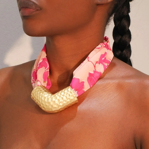 Bohemian Scarf Necklace For Women Handmade Printed Fabric Hammered Gold Alloy Choker Tropical Floral Style Accessories