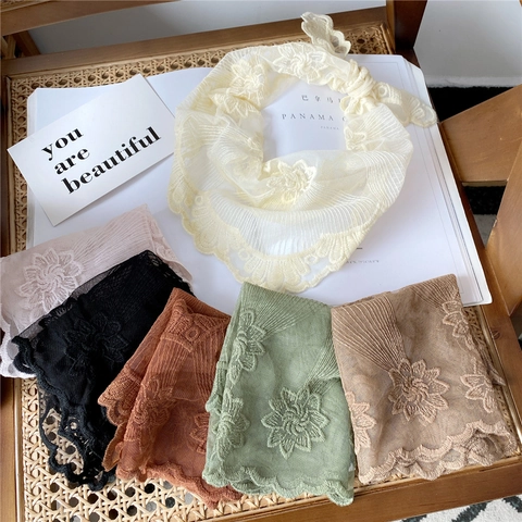 Damen Vintage Spitze Blumen Stickerei Dreieckstuch Elegant Hohl Netz Bandana Kopftuch Wellenkante Haarband Tasche Dekor