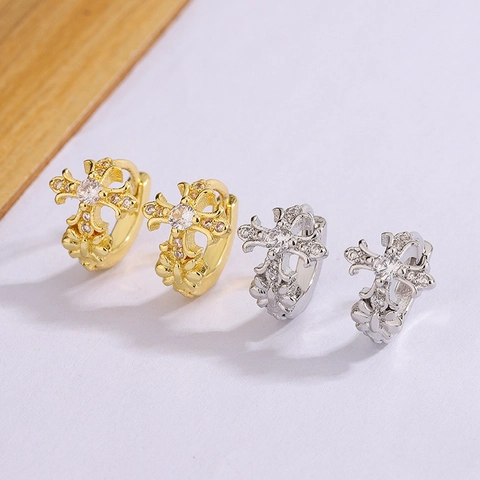 Huggie Oorbellen Koper Cubic Zirconia Kruis Vintage Gothiek Reliëf Patroon Unisex Sieraden Voor Dagelijks