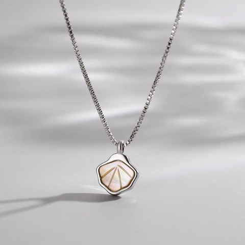 Shell Pendant Necklace Copper Mother Of Artificial Pearl Inlaid Box Chain Elegant Geometric Clavicle Jewelry For Women
