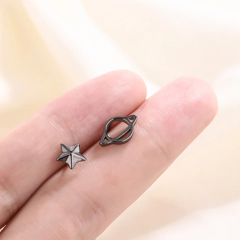 Asymmetrische Ster En Planeet Oorknopjes Koper Creatief Minimalistisch Oorsieraden Voor Dames Zwart Kleur