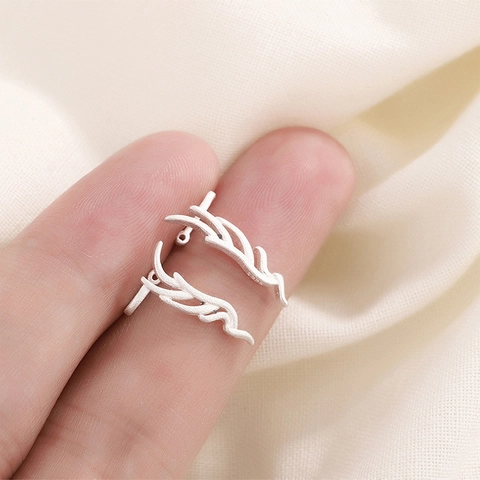 Abstract Flame Wing Design Ear Cuff Non-Piercing Minimalist Artistic Jewelry For Women