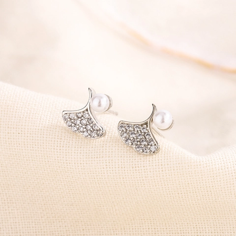 Ginkgo Leaf Stud Earrings With Artificial Pearl And Zircon Copper Elegant Korean Style Plant Jewelry For Women