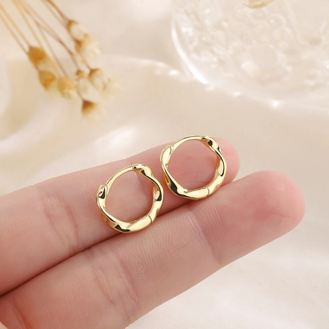Twisted Wave Hoop Earrings Minimalist Metal Texture Jewelry Vintage Style For Women With 925 Sterling Silver Earring Post