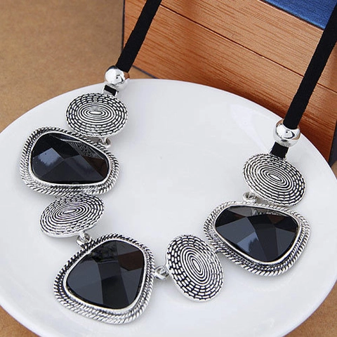 Collana Statement Vintage Lega Resina Nera Pendente Geometrico Stile Bohémien Retro Cordino Scamosciato Gioielli Donna