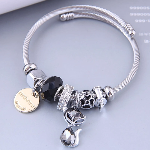 Fashion Stainless Steel Twisted Wire Charm Bangle For Women Alloy Rhinestone Cat Pendant Open Bracelet Jewelry Gift