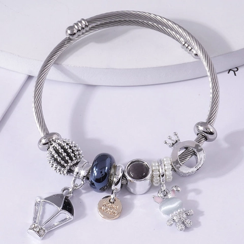 Edelstahl Gedrehtes Draht Charm Armreif Mit Hasenkrone Und Heißluftballon Anhänger Glasperlen Für Damen