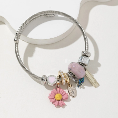 Bracciale Rigido Aperto In Acciaio Inossidabile Filo Intrecciato Bohemien Con Ciondoli Margherita Smalto Cuore Künstliche Perle Di Vetro E Künstliche Perle