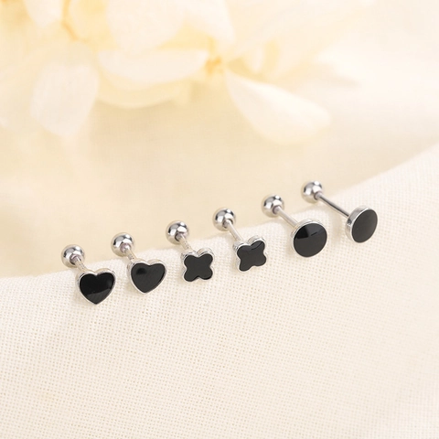 Zwarte Hart Klaver Geometrische Oorknopjes Koper Emaille Schroefsluiting Minimalistische Sieraden Voor Dames