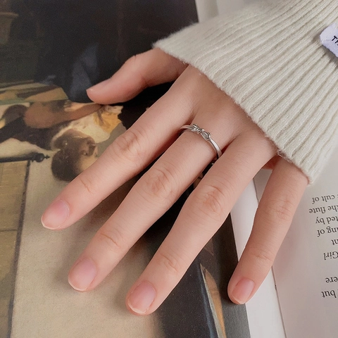 Anillo Nudo De Lazo Cobre Color Plata Ajustable Diseño Abierto Minimalista Nicho Elegante Joyería De Moda Para Mujeres