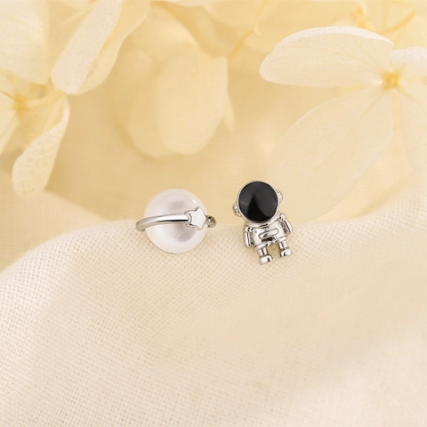 Astronaut And Planet Asymmetric Stud Earrings Copper Minimalist Space Universe Theme Fashion Jewelry For Women