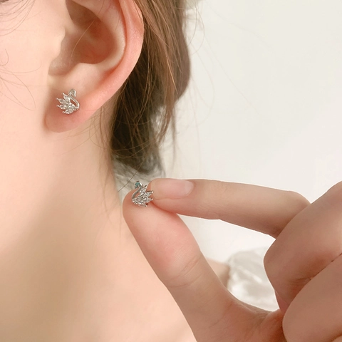 Orecchini A Lobo Eleganti A Forma Di Cigno In Rame Con Zirconia Marquise E Chiusura A Vite Per Donna