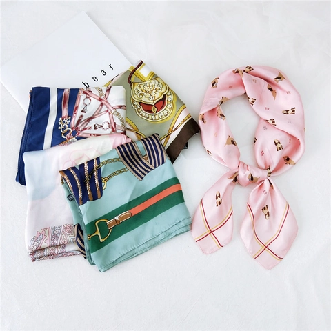 Foulard Quadrato In Simil Raso Satin Stampato Collo Testa Capelli Bandana Per Donna Elegante Alla Moda Multi Fantasia