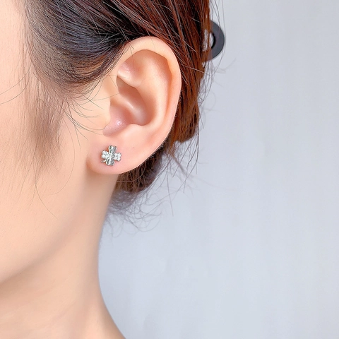Clover Leaf Stud Earrings Copper Zirconia Minimalist Small Flower Screw Back For Women Silver Plated