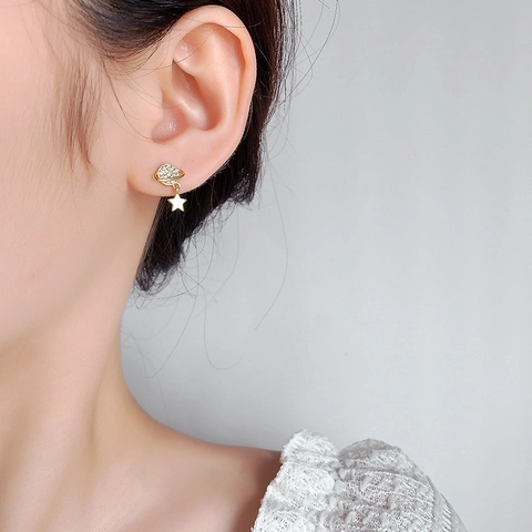 Saturnus Planeet Ster Hanger Oorbellen Koper Micro Pave Zirkoon Hemelse Oorkraakbeen Studs Met Bol Schroefsluiting