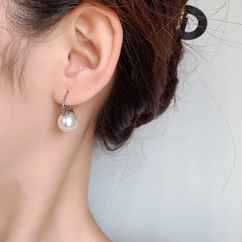 Vintage Elegant White Round Artificial Pearl Drop Earrings With Silver Plated Copper Leverback Clasp For Women Gift Jewelry