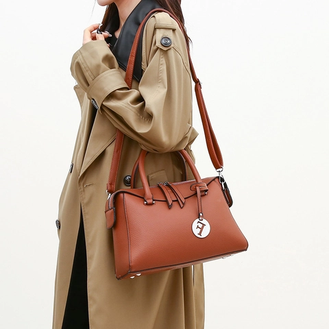 Sac À Main Fourre-tout Femme Grande Capacité Cuir PU Motif Lychee Pendentif Métallique Élégant Bureau Mode