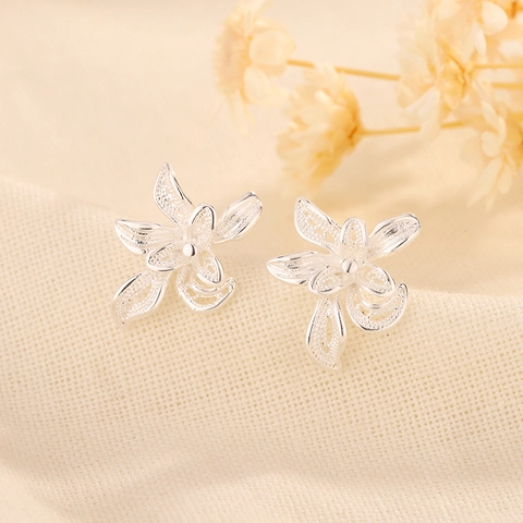 Iris Flower Stud Earrings Hollow Petal Copper With Silver Plating Sweet Elegant Accessories For Women