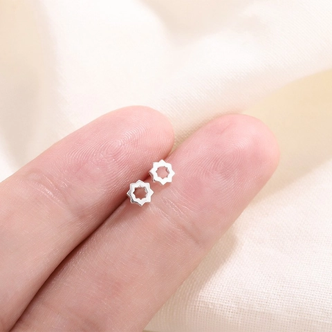 Mini Geometrische Ohrstecker Damen Kupfer Hohl Dreieck Herz Rund Quadrat Zart Minimalistisch Chic Täglicher Schmuck