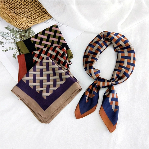Sciarpa Quadrata in Satin da Donna Elegante Trama Geometrica Catena Pois Stampa Seta Foulard Accessori di Moda