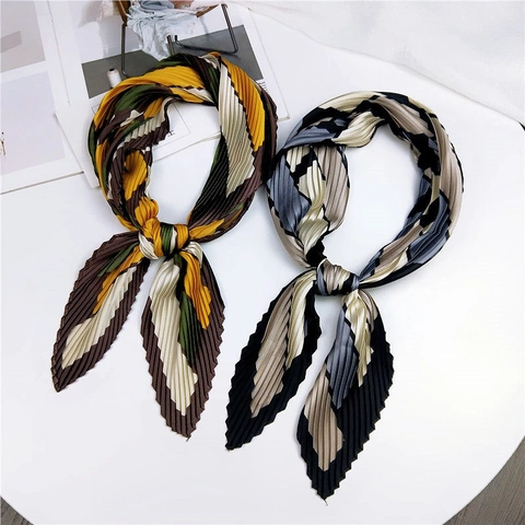 Geplooide Vierkante Sjaal Dames Satijn Imitatie Polyester Bedrukte Halssjaal Mode Accessoire Elegant