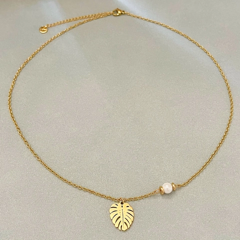 Collana Con Ciondolo Foglia Di Monstera Per Donna Acciaio Al Titanio Placcato Oro Con Perla Artificial Elegante Semplice Gioiello