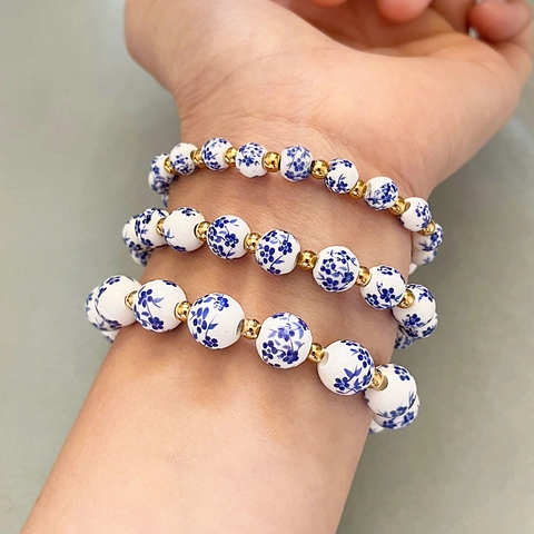 Bracciale Vintage in Perline di Ceramica Porcellana Blu e Bianca Acciaio Inossidabile Placcato Oro 18K Stile Cinese Gioielli Donna