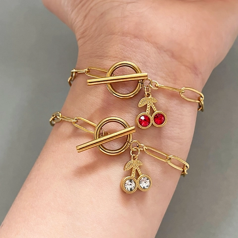 Bracciale Alla Moda In Acciaio Inossidabile Con Ciondolo A Ciliegia In Strass Placcato Oro Chiusura Toggle Catena Graffetta Da Donna