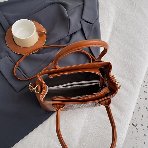 Borsa Da Donna Motivo Coccodrillo Pelle PU Decorazione Catena Oro Retro Borsa A Tracolla Elegante
