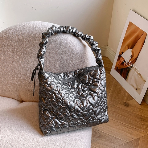 Damen Große Kapazität Nylon Schultertasche Metallic Herz Gesteppt Tragetasche Mit Raffgriff Mode Pendeln Hobo Tasche