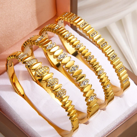 Bracelet Jonc Géométrique En Acier Inoxydable Plqué Or 18K PVD Avec Strass Texture À Carreaux Bijoux Femme