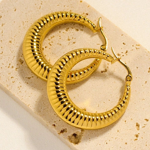 Orecchini a Cerchio Croissant in Acciaio Inossidabile Vintage Francese Texture a Costine Oro Argento per Gioielli Donna